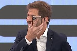 Luis Suárez sorprendió en vivo a Vignolo: le mandó siete audios para desmentir a De Paul