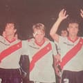 Jugó en la primera de River, metió un hit cumbiero que bailó el país, pasó por un reality y ahora se dedica a la cocina