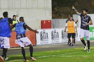 Abreu sigue alimentando su récord Guiness: su primer gol en su club número 28