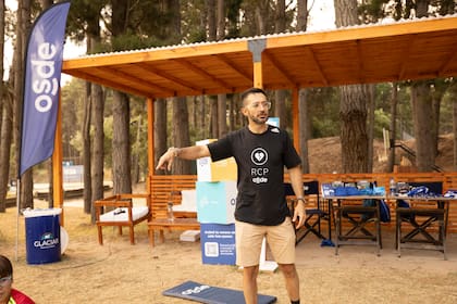 Sebastián Alonso, al frente de la capacitación de RCP.