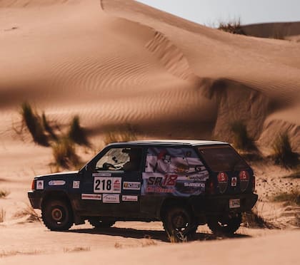 Sebastián Armenaul en acción, durante el Panda Raid 2022 (Instagram @sebasarmenault)