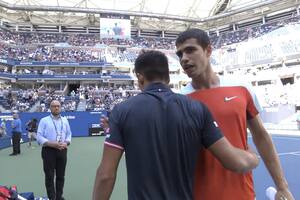 Báez libró una batalla, pero finalmente abandonó contra Alcaraz en el US Open