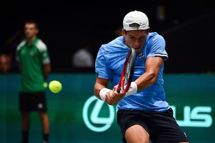 Sebastián Báez abrió la serie con una caída ajustada frente a Elias Ymer