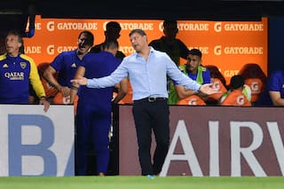 En medio del fuego cruzado, Battaglia respondió sobre las llamativas ausencias en Boca