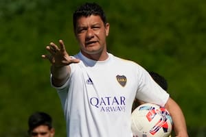 La prueba de Battaglia sin un titular que el DT creía inamovible y qué habló en la reunión con Riquelme