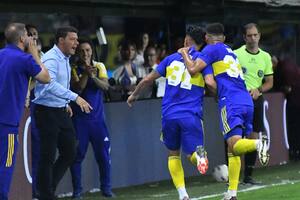 Sebastián Battaglia sumó jerarquía en el plantel y está obligado a armar un equipo que sea protagonista en la Copa Libertadores 2022