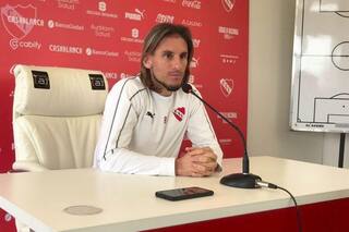 Independiente: Beccacece trata de aplacar los ánimos, pero el clima sigue tenso