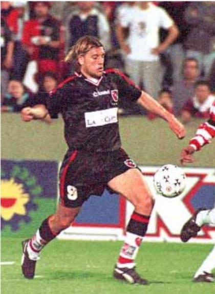 Sebastián Cobelli jugó en Newell's entre 1996 y 2000. Lionel Messi lo vio jugar en el mismísimo Parque de la Independencia