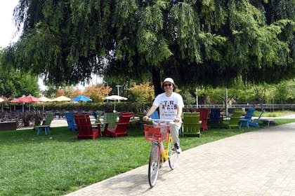 Sebastián en Google. Él trabaja para Globant y lo asignan a distintas empresas.