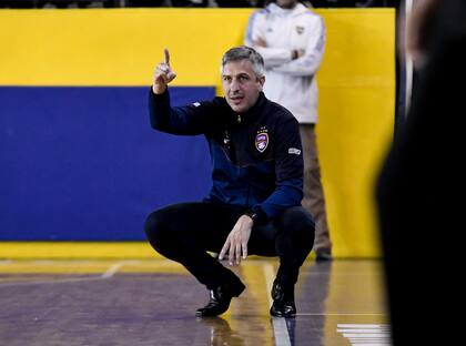 Sebastián González fue elegido uno de los mejores entrenadores de la temporada en la LNB