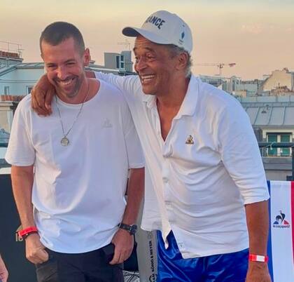 Sebastián Gutiérrez dice que intenta nutrirse de cada charla con extenistas: en 2024, en París, disfrutó de un encuentro con la leyenda francesa Yannick Noah