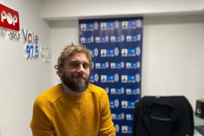 Sebastián Pedrón, gerente de programación, contenidos y noticias de Radio 10 AM 710, FM Pop Radio 101.5, One 103.7 y Vale 97.5 (Foto: Twitter @sebapedron)