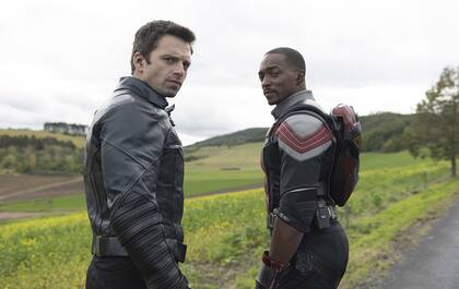 Sebastian Stan y Anthony Mackie en The Falcon and the Winter Soldier
