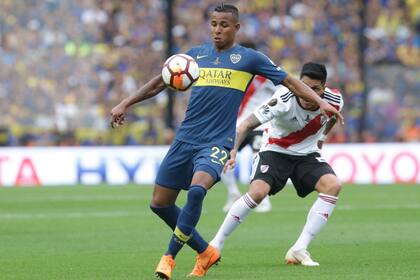 Sebastián Villa, el colombiano que se destaca por su rapidez y su olfato de gol
