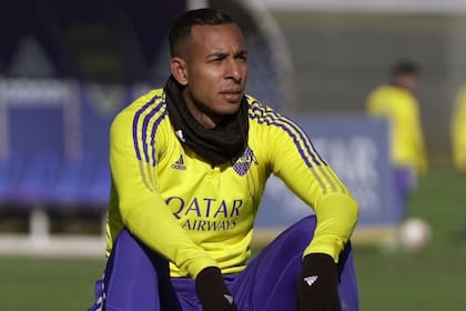 Sebastián Villa está acusado de abuso sexual y tentativa de homicidio pero eso no impidió que continuara jugando para Boca Juniors
