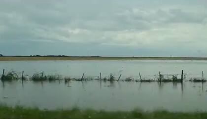 Sebastián Volkart, titular de la Sociedad Rural de Vera, indicó este mediodía a LA NACION que “las lluvias de la última semana superaron en este departamento los 150 milímetros”