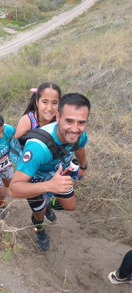 Sebastián y Mili en una de sus carreras (Foto: Sebastián Inalaf)