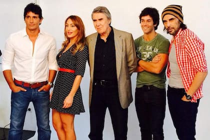 Sebastián y Sol Estevanez; Rodolfo Bebán, Mariano Martínez y Juan Darthés