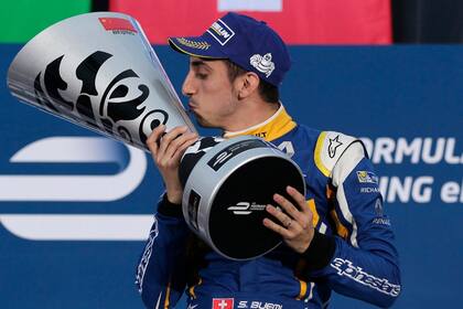 Sebastien Buemi festeja en la primera prueba de la temporada