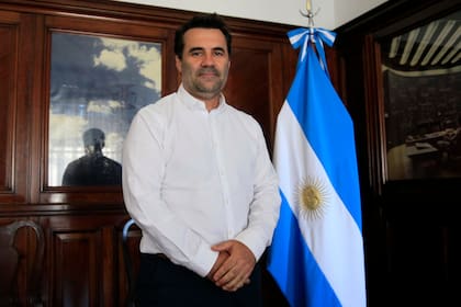 El secretario de Energía, Darío Martínez, firmó hoy los nuevos contratos de gas con las productoras en dólares por los próximos cuatro años