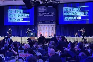 Secretario de Justicia dice que el atacante en cena de Trump buscaba a funcionarios del gobierno