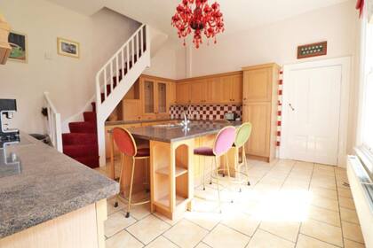 La propiedad salió a la venta por unos 600 mil dólares, y aunque parece elegante y convencional, tiene un gran secreto