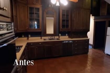 Sector cocina original poco iluminada. Imagen: HGTV