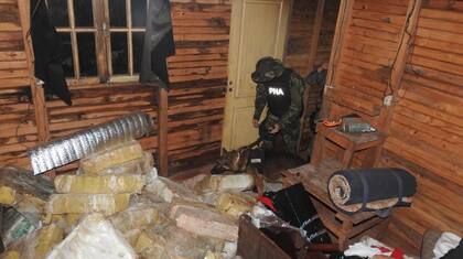 Secuestran casi cinco toneladas de marihuana en un complejo de cabañas en Puerto Iguazú, Misiones