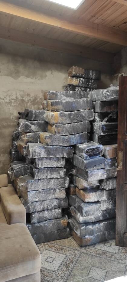 Secuestran casi dos toneladas y media de marihuana en una vivienda de Misiones