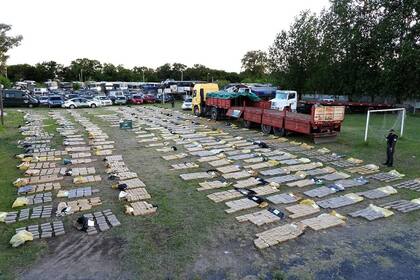 Secuestran más de cinco toneladas de marihuana ocultas en un camión, en Exaltación de la Cruz