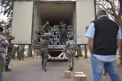 Secuestraron 105 kilos de cocaína ocultos en cargamentos de bananas.