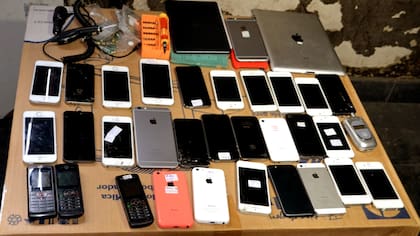Secuestraron más iPhones robados en el barrio porteño de Once
