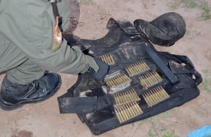 Secuestro de armas y drogas a una banda narco en el límite entre Santiago del Estero y Salta