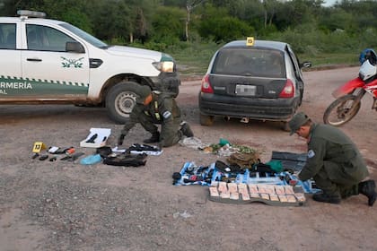 Secuestro de armas y drogas a una banda narco en el límite entre Santiago del Estero y Salta
