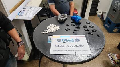 Secuestro de microdosis de cocaína en un bar de Constitución