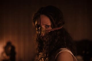 Sed de belleza y terror corporal llevados al extremo en “La hermanastra fea”