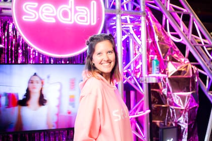 Sedal acompaño a Lali en todos los recitales del Disciplina Tour