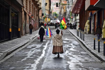 Seguidores del ex presidente de Bolivia, Evo Morales, se manifiestan por las calles de El Alto