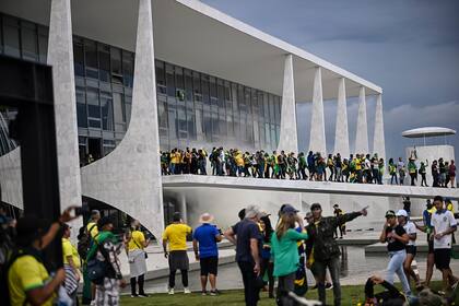 Seguidores del ex Presidente Jair Bolsonaro tomaron el Congreso Nacional, entre otros edificios gubernamentales