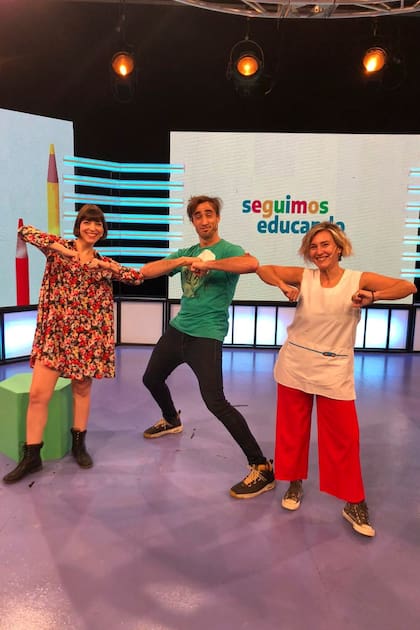 Seguimos educando, con Magalí Sánchez Alleno, Emiliano Larea y Nuria Alonso, por PakaPaka, para que los chicos no dejen de estudiar