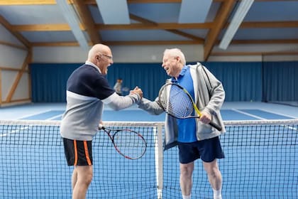 Seguir practicando deportes a medida que se envejece es clave para mantener la salud física y mental