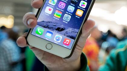 Según Bloomberg, el nuevo iPhone 7 tendrá un botón de inicio capacitivo en reemplazo de la versión mecánica conocida hasta ahora