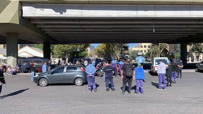 Según denuncian los trabajadores, a los 400 empleados sindicalizados les pagarían menos que ahora. Otros no continuarían en la actividad