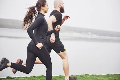 Según describe un estudio publicado por la revista Frontiers in Psychology esta necesidad constante de salir a correr puede desencadenar una adicción a la actividad física que, a largo plazo, puede provocar problemas para la salud