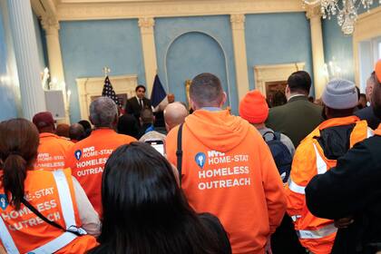 Según el DHS, actualmente hay aproximadamente 87.500 personas alojadas en refugios