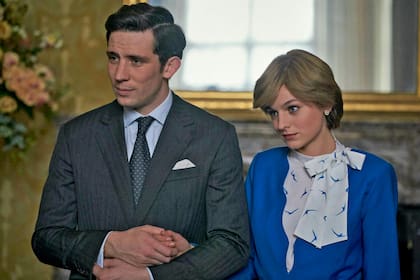 Josh O´Connor y Emma Corrin, en la piel del príncipe Carlos y Lady Di