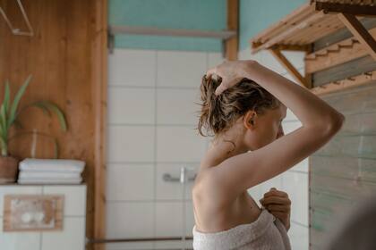 Según el estudio, bañarse muchas veces puede causar efecto en el cuerpo (Foto Pexels)