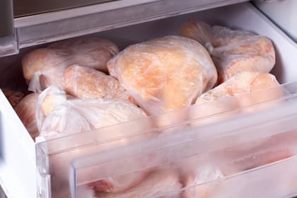 Según el FSIS del USDA, los tiempos de conservación varían dependiendo de cada producto de pollo