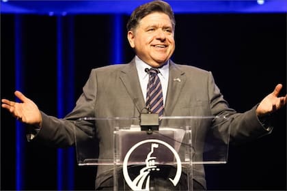 Según el gobernador Pritzker, el plan reduciría las emisiones de huella de carbono