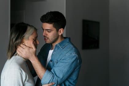 Según el Manual Diagnóstico y Estadístico de los Trastornos Mentales, “los delirios individuales aceptados y creídos por el entorno son calificados como histeria colectiva”.